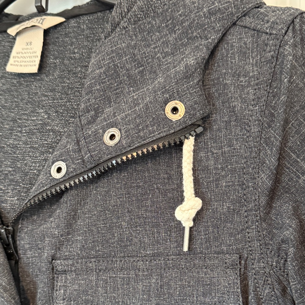 Duluth Trading Co Dark Gray Utility Jacket with Hood - Picture 7 of 8